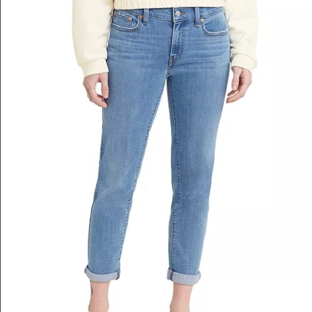 Levi’s Women’s Boyfriend tapered jeans
